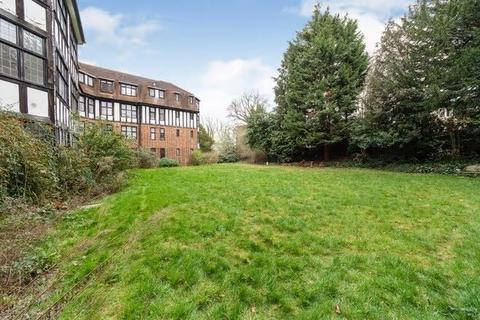 1 bedroom flat for sale, Addiscombe Road, Croydon CR0