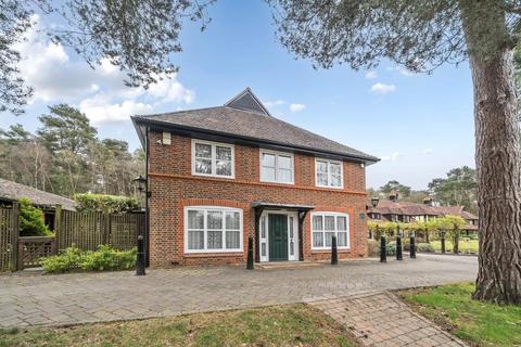 2 bedroom end of terrace house for sale, Mytchett Heath,  Camberley,  GU16
