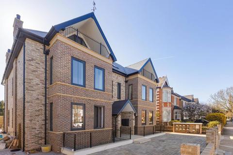undefined, Creswick Road, Acton, W3