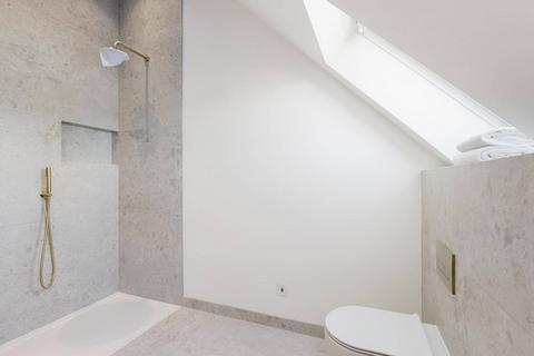 3 bedroom flat to rent, Creswick Road, Acton, W3