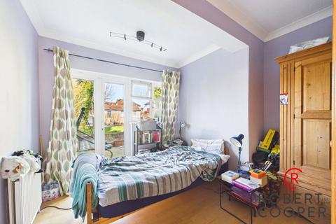 4 bedroom semi-detached house for sale, North View, Eastcote, Pinner, Middlesex, HA5