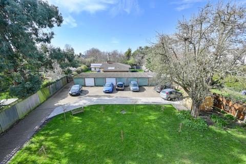 undefined, Tring Avenue, Ealing Common, London, W5