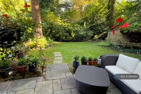 2 bedroom maisonette to rent, Haversham Close, East Twickenham, TW1