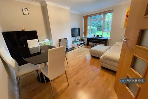 2 bedroom maisonette to rent, Haversham Close, East Twickenham, TW1
