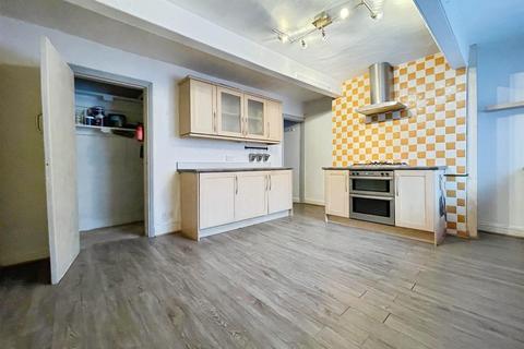 1 bedroom terraced house to rent, James Street, Bradford BD15