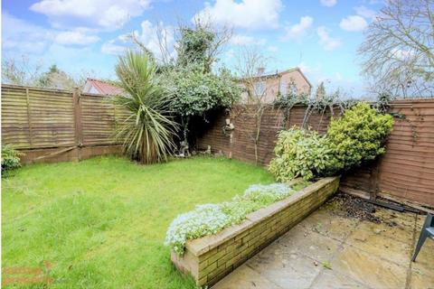 4 bedroom end of terrace house for sale, Cromwell Drive, Slough, Berkshire, SL1