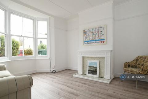 2 bedroom terraced house to rent, Station Road, Brighton, BN41
