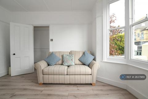 2 bedroom terraced house to rent, Station Road, Brighton, BN41