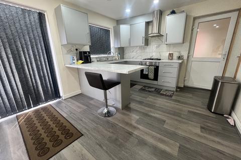 3 bedroom house to rent, Lapwing Close, LEICESTER