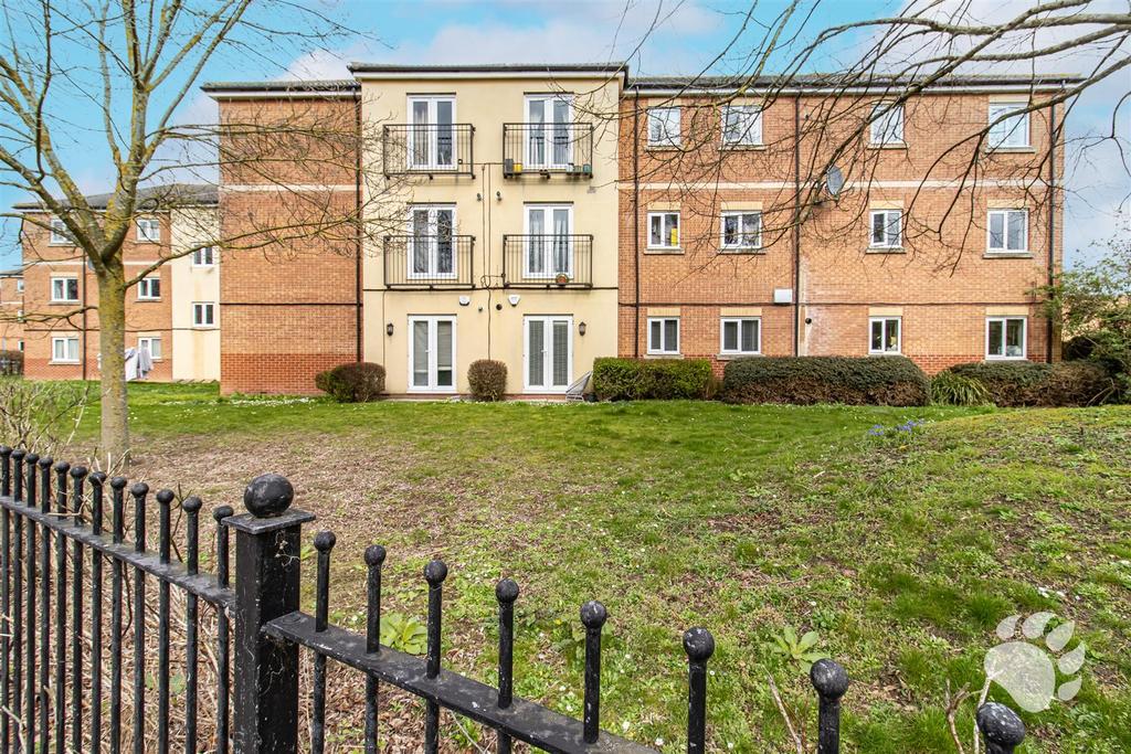 Tyrell Court Basildon Postcode Beeston Courts, Basildon SS15 2 bed apartment for sale - £210,000