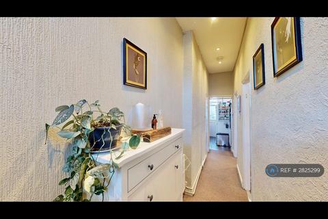 1 bedroom flat to rent, Station Mansions, London, N3
