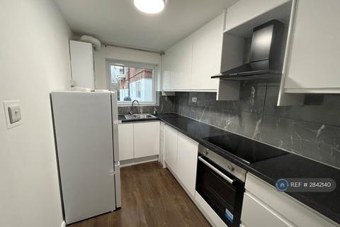 2 bedroom flat to rent, Makepeace Road, Northolt, UB5