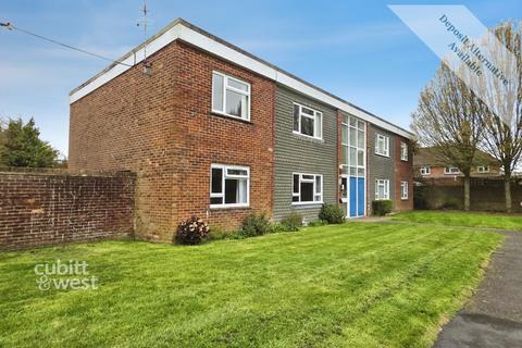 2 bedroom ground floor flat to rent, Bishop Luffa Close Chichester PO19