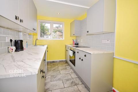 2 bedroom ground floor flat to rent, Bishop Luffa Close Chichester PO19