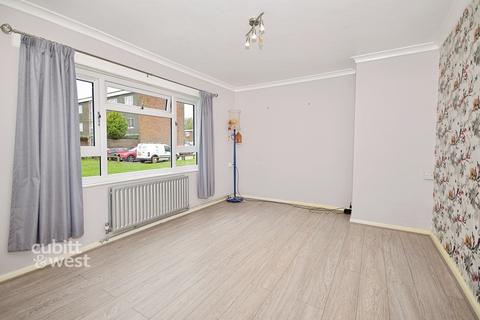 2 bedroom ground floor flat to rent, Bishop Luffa Close Chichester PO19