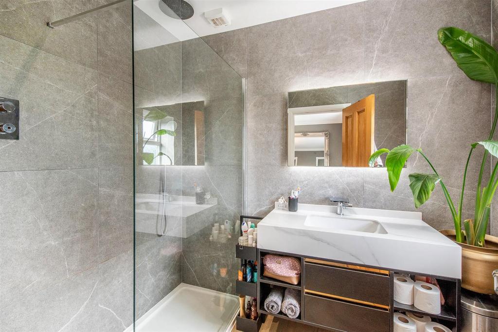 Ensuite