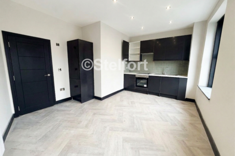 3 bedroom maisonette to rent, New Cross Road, London, SE14