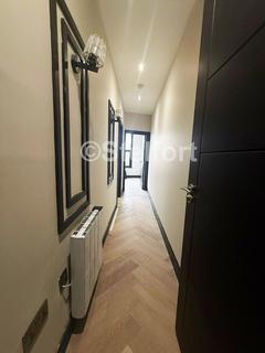 3 bedroom maisonette to rent, New Cross Road, London, SE14