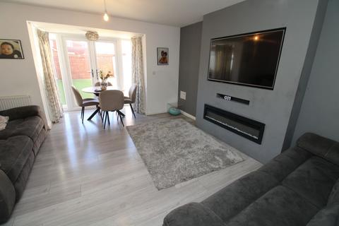 3 bedroom terraced house for sale, Wilkinson Road, Kempston, MK42