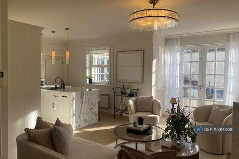 2 bedroom flat to rent, Royles Square, Alderley Edge, SK9