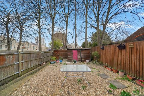 3 bedroom flat for sale, Cricklewood Lane, Childs Hill, London, NW2