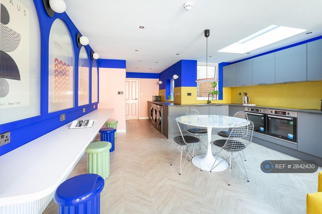 Shared Living/Dining Room