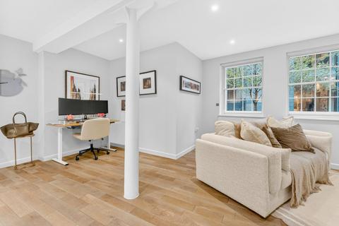 1 bedroom flat to rent, Savage Gardens, London