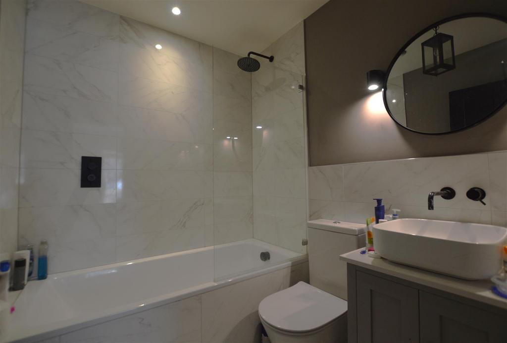 En-suite bathroom