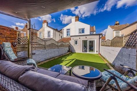 3 bedroom end of terrace house for sale, Powerscourt Road, Portsmouth PO2
