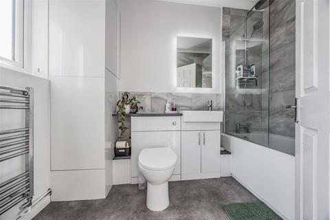3 bedroom end of terrace house for sale, Powerscourt Road, Portsmouth PO2
