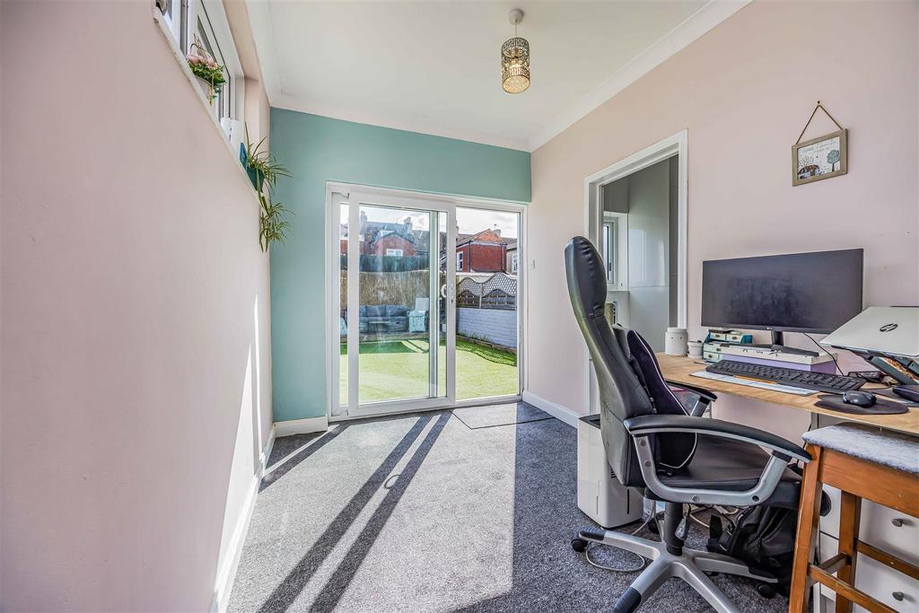 94 Powerscourt Road, Portsmouth-Small-Portico Marke