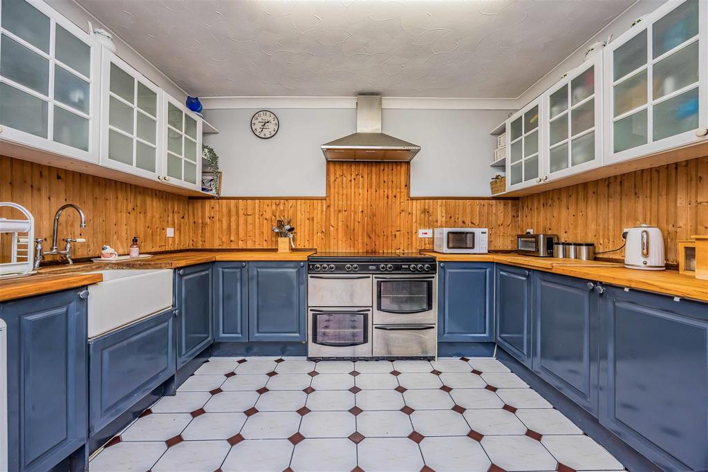 94 Powerscourt Road, Portsmouth-Small-Portico Marke