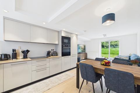 2 bedroom apartment for sale, Uplands House, Four Ashes Road, Buckinghamshire, HP15 6DY