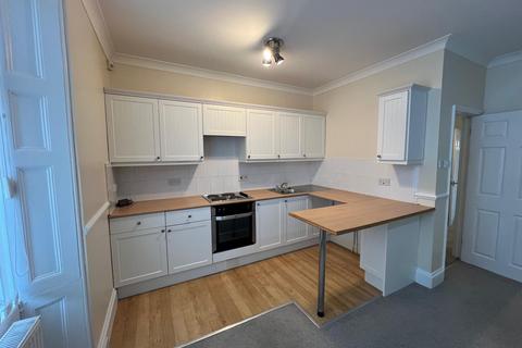 2 bedroom flat to rent, Warren Road, Torquay TQ2