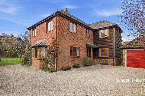 4 bedroom detached house for sale, Cloverly Road, Ongar, CM5