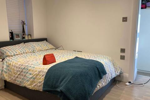 2 bedroom flat to rent, Central Hill, London SE19