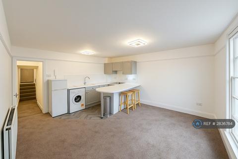 Studio to rent, Honey Lane, Hertford, SG14