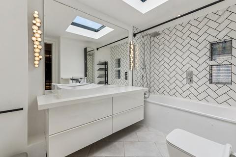1 bedroom semi-detached house to rent, Bridstow Place, London