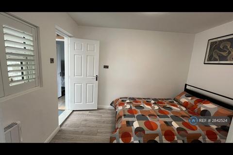 undefined, Epping, Epping, CM16