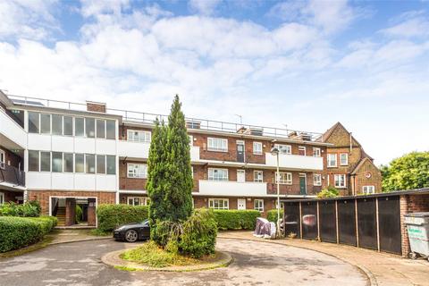 1 bedroom flat to rent, Fineran Court, St Johns Hill, London, SW11