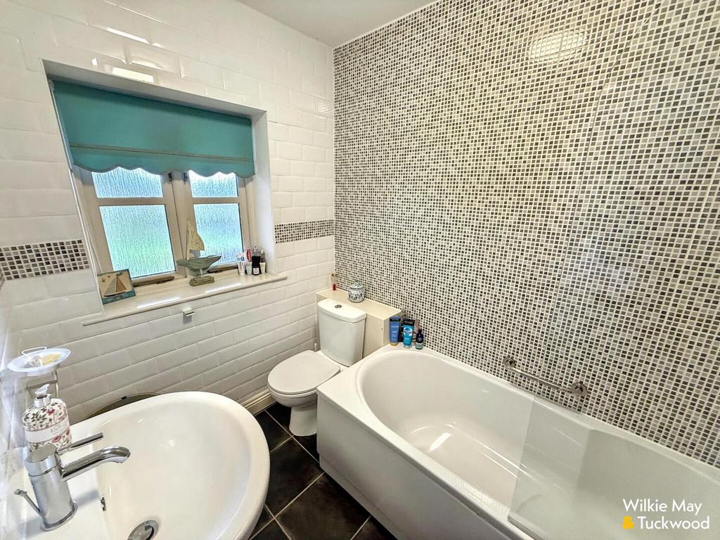 En-Suite Bathroom