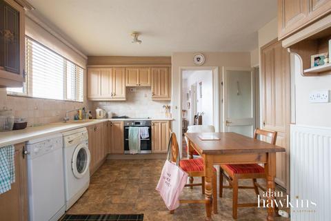 3 bedroom detached bungalow for sale, Longleaze, Royal Wootton Bassett