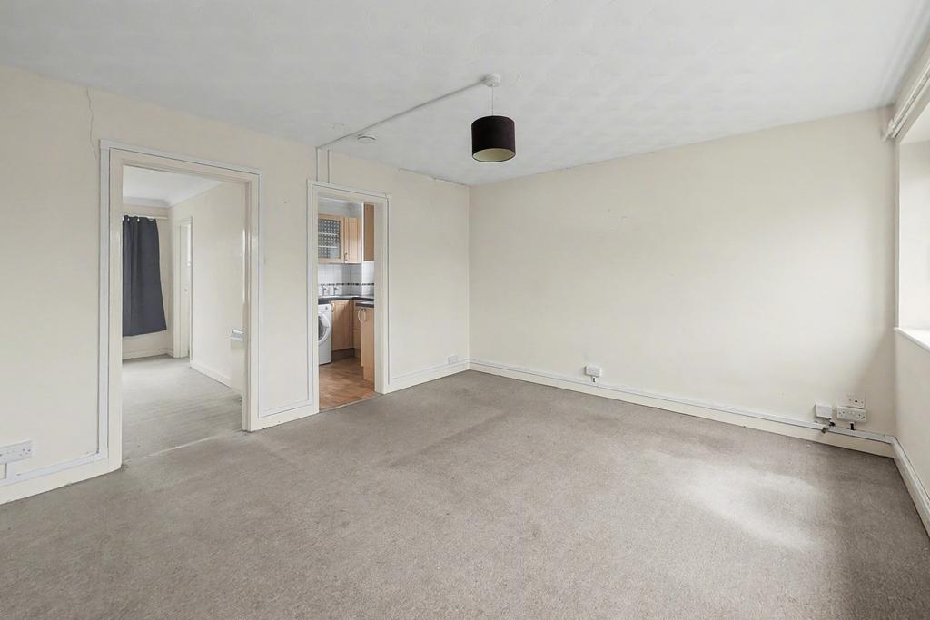 Apartment in Southampton - View 3