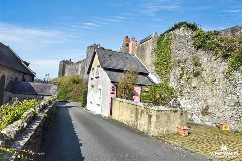 undefined, The Parade, Pembroke