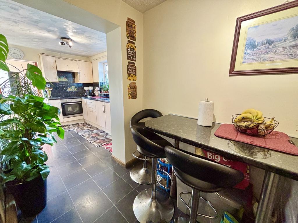 Kitchen / Breakfast Room