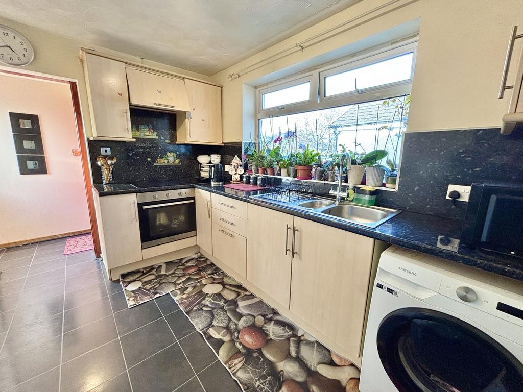 Kitchen / Breakfast Room
