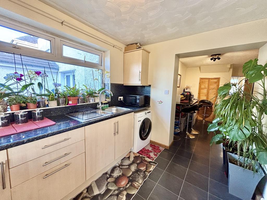 Kitchen / Breakfast Room