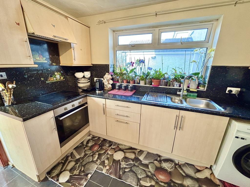 Kitchen / Breakfast Room