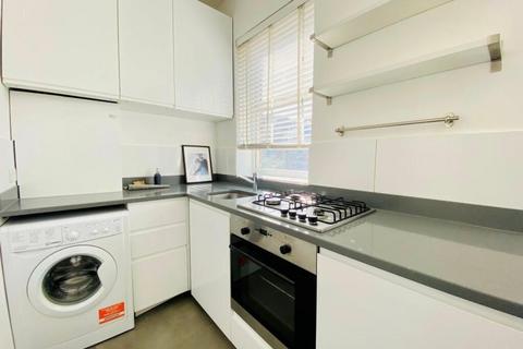 undefined, Birdhurst Road, South Croydon, CR2