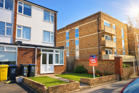 4 bedroom end of terrace house for sale, Westgate Bay Avenue, Westgate On Sea, Kent, CT8